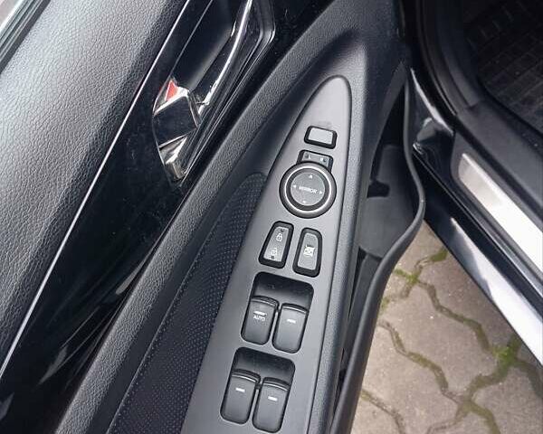 Черный Хендай Соната, объемом двигателя 2.4 л и пробегом 190 тыс. км за 10200 $, фото 23 на Automoto.ua