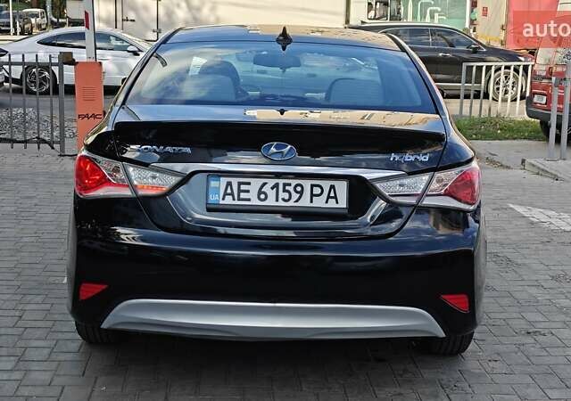 Черный Хендай Соната, объемом двигателя 2.4 л и пробегом 225 тыс. км за 10700 $, фото 4 на Automoto.ua