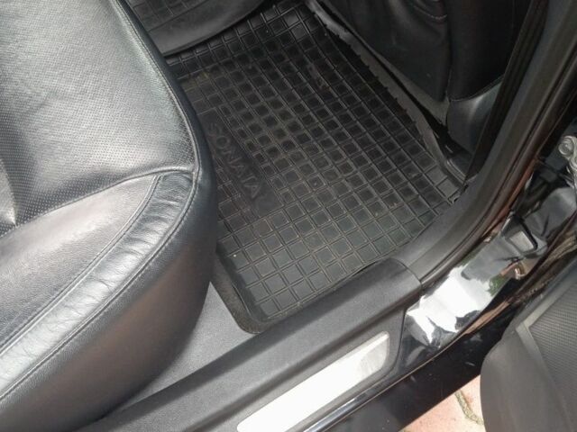 Черный Хендай Соната, объемом двигателя 2.4 л и пробегом 190 тыс. км за 10200 $, фото 23 на Automoto.ua