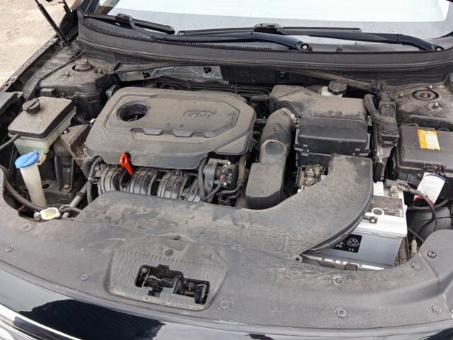 Чорний Хендай Соната, об'ємом двигуна 2.4 л та пробігом 137 тис. км за 10700 $, фото 6 на Automoto.ua