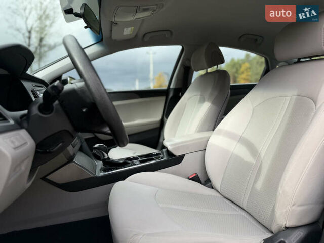 Хендай Соната 2014 у Ковель на Automoto.ua Чорний Хендай Соната, об'ємом двигуна 2.36 л та пробігом 215 тис. км за 10500 $, фото 20 на Automoto.ua