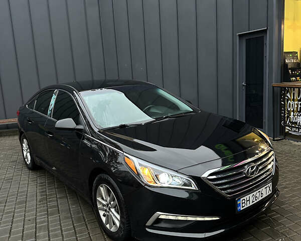 Черный Хендай Соната, объемом двигателя 2.36 л и пробегом 300 тыс. км за 9000 $, фото 2 на Automoto.ua