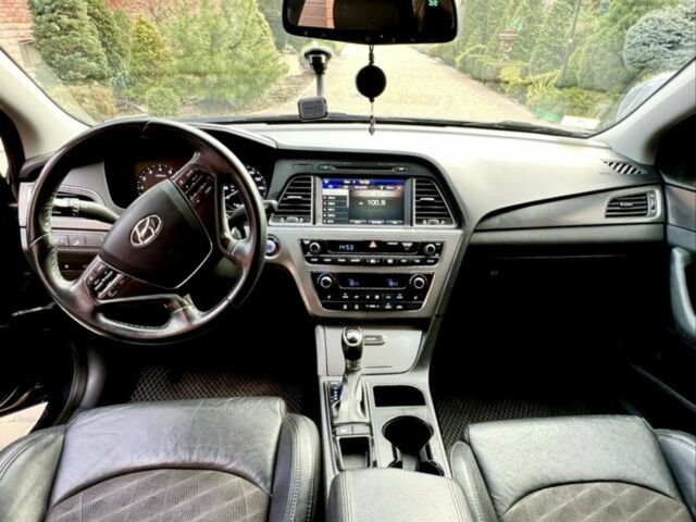 Черный Хендай Соната, объемом двигателя 2.4 л и пробегом 150 тыс. км за 12000 $, фото 15 на Automoto.ua