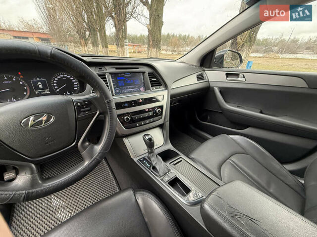 Черный Хендай Соната, объемом двигателя 2 л и пробегом 249 тыс. км за 7500 $, фото 24 на Automoto.ua