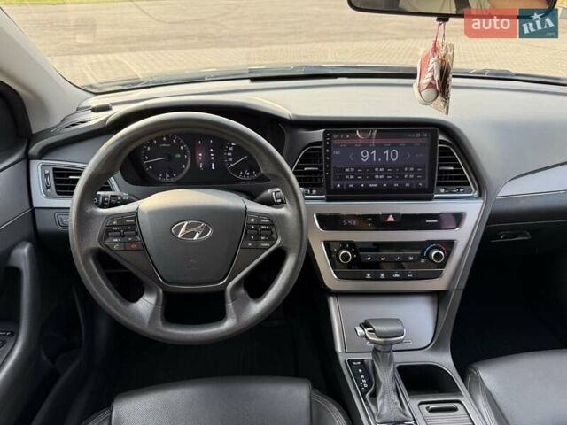 Черный Хендай Соната, объемом двигателя 2 л и пробегом 158 тыс. км за 9900 $, фото 34 на Automoto.ua