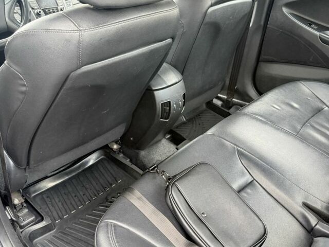 Черный Хендай Соната, объемом двигателя 2 л и пробегом 220 тыс. км за 7599 $, фото 10 на Automoto.ua