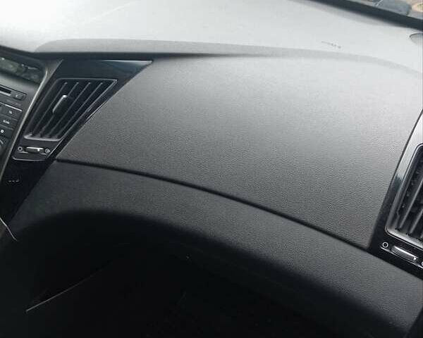 Черный Хендай Соната, объемом двигателя 2.4 л и пробегом 190 тыс. км за 10200 $, фото 28 на Automoto.ua