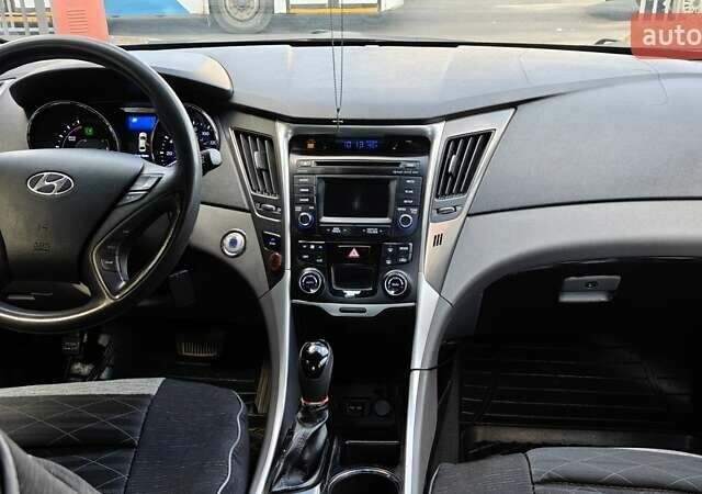 Черный Хендай Соната, объемом двигателя 2.4 л и пробегом 225 тыс. км за 10700 $, фото 17 на Automoto.ua