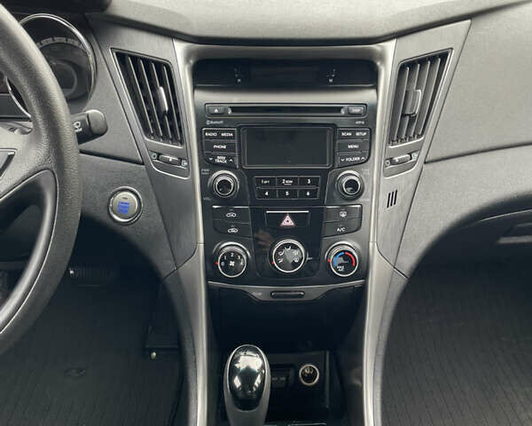 Черный Хендай Соната, объемом двигателя 2 л и пробегом 190 тыс. км за 7600 $, фото 46 на Automoto.ua