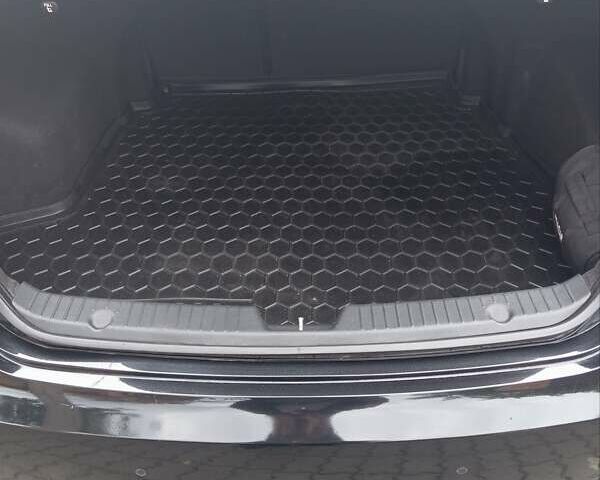 Черный Хендай Соната, объемом двигателя 2.4 л и пробегом 190 тыс. км за 10200 $, фото 4 на Automoto.ua