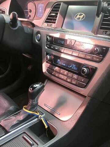 Чорний Хендай Соната, об'ємом двигуна 2 л та пробігом 209 тис. км за 10800 $, фото 12 на Automoto.ua