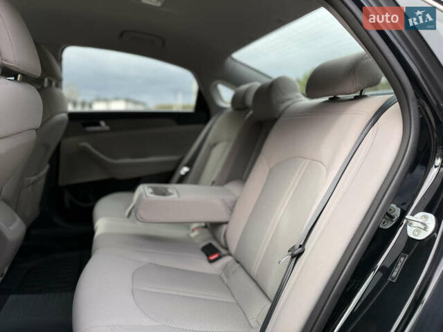 Хендай Соната 2014 у Ковель на Automoto.ua Чорний Хендай Соната, об'ємом двигуна 2.36 л та пробігом 215 тис. км за 10500 $, фото 58 на Automoto.ua