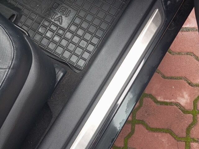 Черный Хендай Соната, объемом двигателя 2.4 л и пробегом 190 тыс. км за 10200 $, фото 15 на Automoto.ua