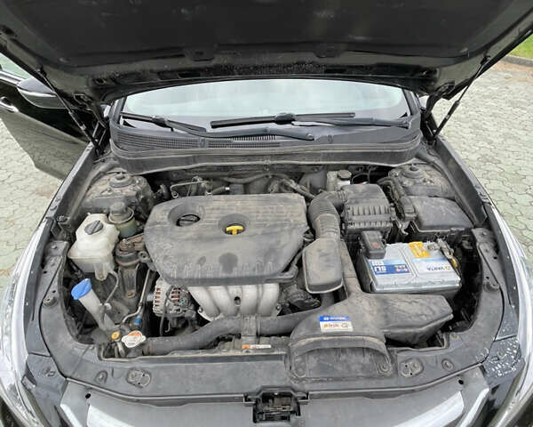 Черный Хендай Соната, объемом двигателя 2 л и пробегом 190 тыс. км за 7600 $, фото 33 на Automoto.ua