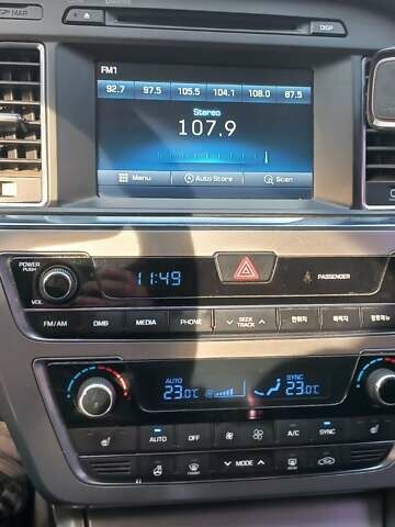 Чорний Хендай Соната, об'ємом двигуна 2 л та пробігом 209 тис. км за 10800 $, фото 10 на Automoto.ua