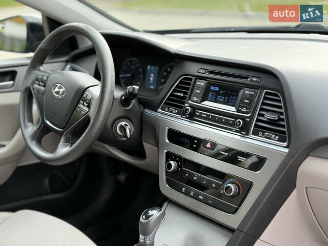 Хендай Соната 2014 у Ковель на Automoto.ua Чорний Хендай Соната, об'ємом двигуна 2.36 л та пробігом 215 тис. км за 10500 $, фото 47 на Automoto.ua