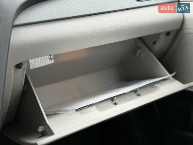 Хендай Соната 2014 у Ковель на Automoto.ua Чорний Хендай Соната, об'ємом двигуна 2.36 л та пробігом 215 тис. км за 10500 $, фото 38 на Automoto.ua