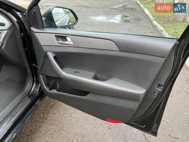 Черный Хендай Соната, объемом двигателя 2 л и пробегом 249 тыс. км за 7500 $, фото 34 на Automoto.ua