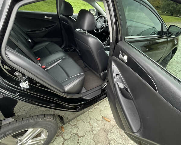 Черный Хендай Соната, объемом двигателя 2 л и пробегом 190 тыс. км за 7600 $, фото 40 на Automoto.ua