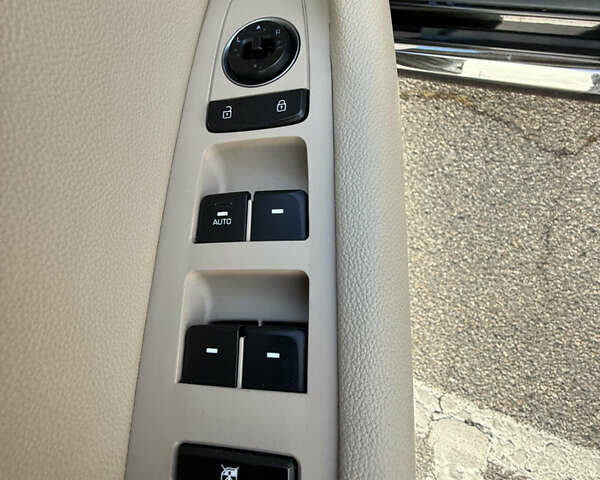 Черный Хендай Соната, объемом двигателя 2.36 л и пробегом 170 тыс. км за 9500 $, фото 17 на Automoto.ua