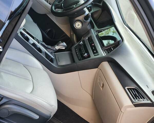 Хендай Соната 2014 у Кам'янське (Дніпродзержинськ) на Automoto.ua Чорний Хендай Соната, об'ємом двигуна 2.36 л та пробігом 229 тис. км за 8700 $, фото 9 на Automoto.ua