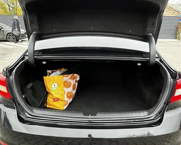 Черный Хендай Соната, объемом двигателя 2.36 л и пробегом 144 тыс. км за 10999 $, фото 9 на Automoto.ua