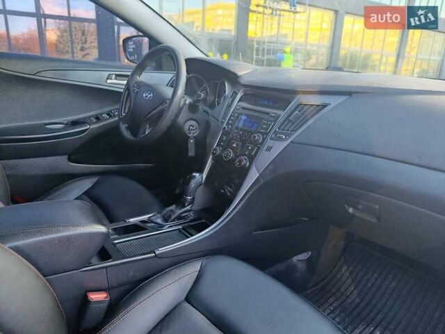 Хендай Соната 2014 у Полтаві на Automoto.ua Чорний Хендай Соната, об'ємом двигуна 2 л та пробігом 250 тис. км за 6499 $, фото 9 на Automoto.ua