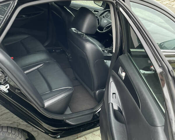 Черный Хендай Соната, объемом двигателя 2 л и пробегом 190 тыс. км за 7600 $, фото 39 на Automoto.ua