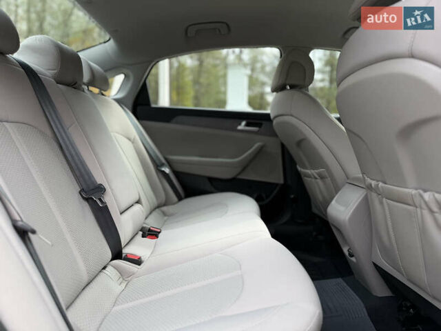 Хендай Соната 2014 у Ковель на Automoto.ua Чорний Хендай Соната, об'ємом двигуна 2.36 л та пробігом 215 тис. км за 10500 $, фото 53 на Automoto.ua