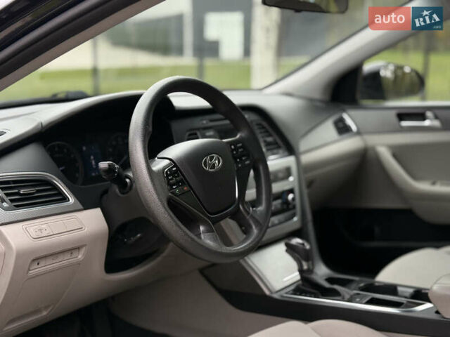 Хендай Соната 2014 у Ковель на Automoto.ua Чорний Хендай Соната, об'ємом двигуна 2.36 л та пробігом 215 тис. км за 10500 $, фото 49 на Automoto.ua