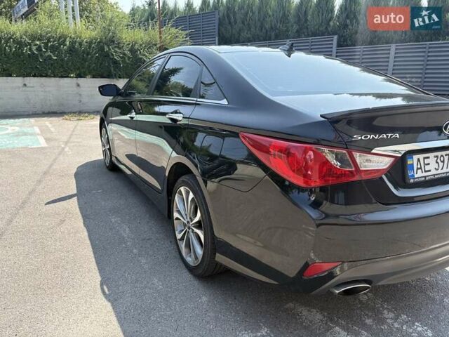 Черный Хендай Соната, объемом двигателя 2 л и пробегом 168 тыс. км за 7200 $, фото 7 на Automoto.ua