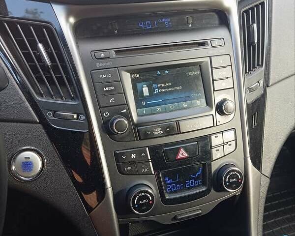 Черный Хендай Соната, объемом двигателя 2.4 л и пробегом 190 тыс. км за 10200 $, фото 26 на Automoto.ua