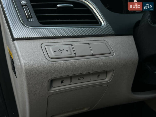 Черный Хендай Соната, объемом двигателя 2.36 л и пробегом 166 тыс. км за 10700 $, фото 21 на Automoto.ua