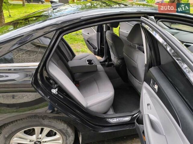 Черный Хендай Соната, объемом двигателя 2.36 л и пробегом 152 тыс. км за 9000 $, фото 24 на Automoto.ua