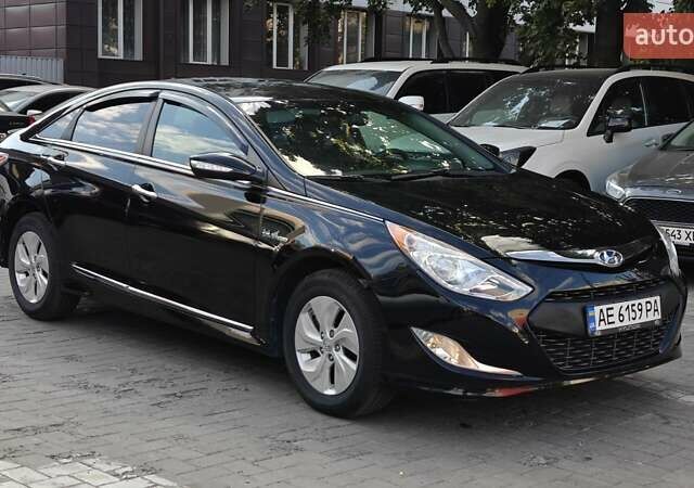 Черный Хендай Соната, объемом двигателя 2.4 л и пробегом 225 тыс. км за 10700 $, фото 6 на Automoto.ua