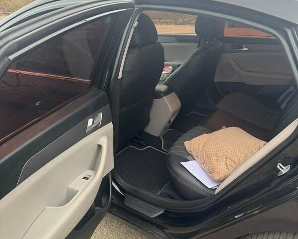 Чорний Хендай Соната, об'ємом двигуна 2.36 л та пробігом 203 тис. км за 8000 $, фото 16 на Automoto.ua