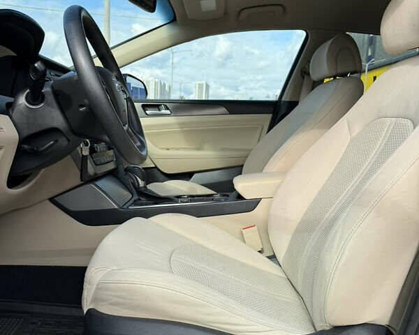 Черный Хендай Соната, объемом двигателя 2.36 л и пробегом 170 тыс. км за 9500 $, фото 19 на Automoto.ua