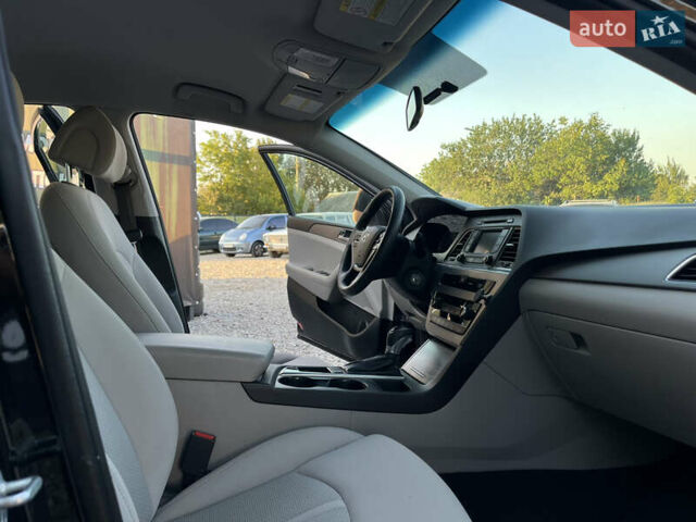 Черный Хендай Соната, объемом двигателя 2.36 л и пробегом 166 тыс. км за 10700 $, фото 18 на Automoto.ua