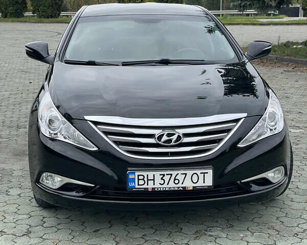 Черный Хендай Соната, объемом двигателя 2 л и пробегом 190 тыс. км за 7600 $, фото 2 на Automoto.ua