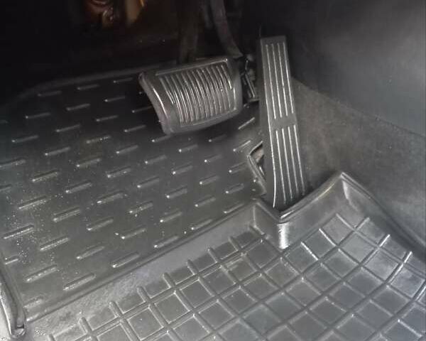 Черный Хендай Соната, объемом двигателя 2.4 л и пробегом 190 тыс. км за 10200 $, фото 19 на Automoto.ua