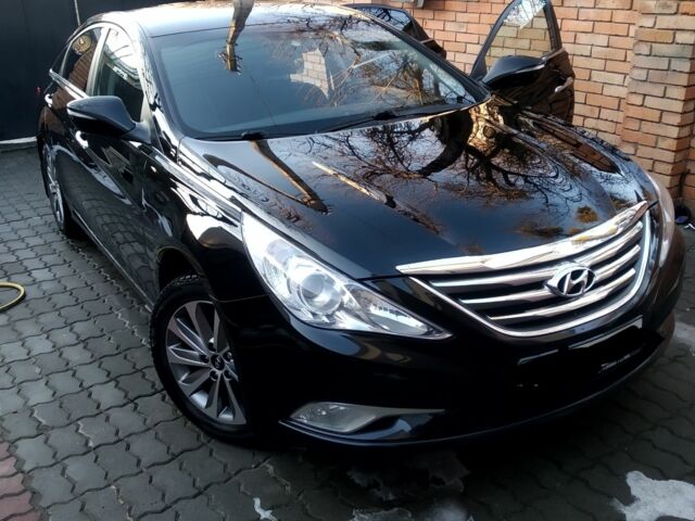 Черный Хендай Соната, объемом двигателя 2.4 л и пробегом 190 тыс. км за 10200 $, фото 3 на Automoto.ua