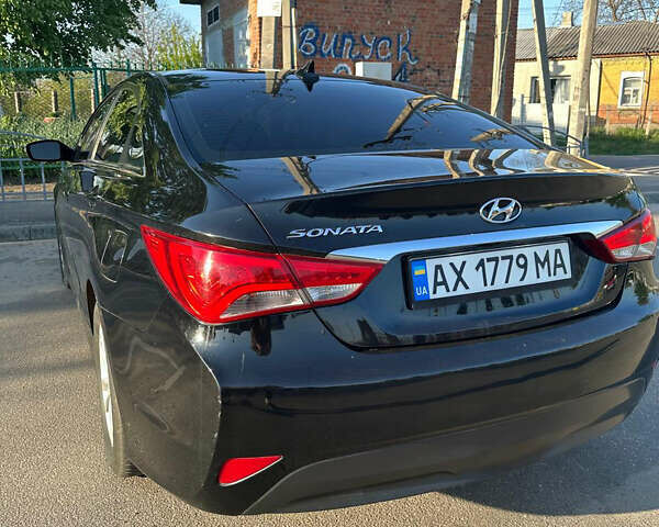 Черный Хендай Соната, объемом двигателя 2.36 л и пробегом 168 тыс. км за 8000 $, фото 3 на Automoto.ua