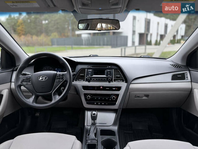 Хендай Соната 2014 у Ковель на Automoto.ua Чорний Хендай Соната, об'ємом двигуна 2.36 л та пробігом 215 тис. км за 10500 $, фото 51 на Automoto.ua