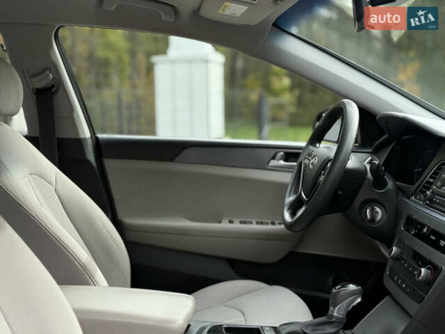 Хендай Соната 2014 у Ковель на Automoto.ua Чорний Хендай Соната, об'ємом двигуна 2.36 л та пробігом 215 тис. км за 10500 $, фото 45 на Automoto.ua