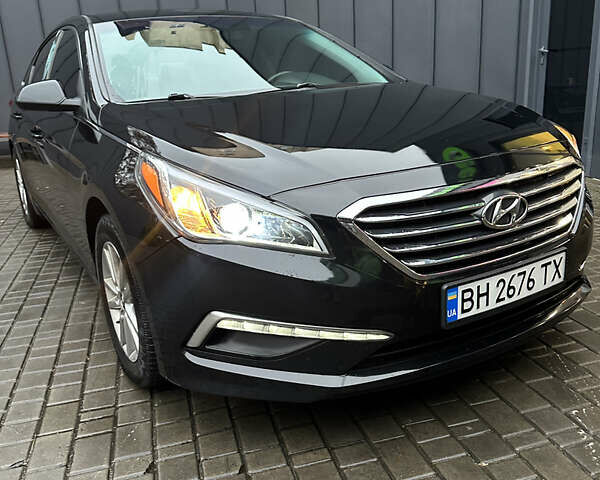 Черный Хендай Соната, объемом двигателя 2.36 л и пробегом 300 тыс. км за 9000 $, фото 3 на Automoto.ua