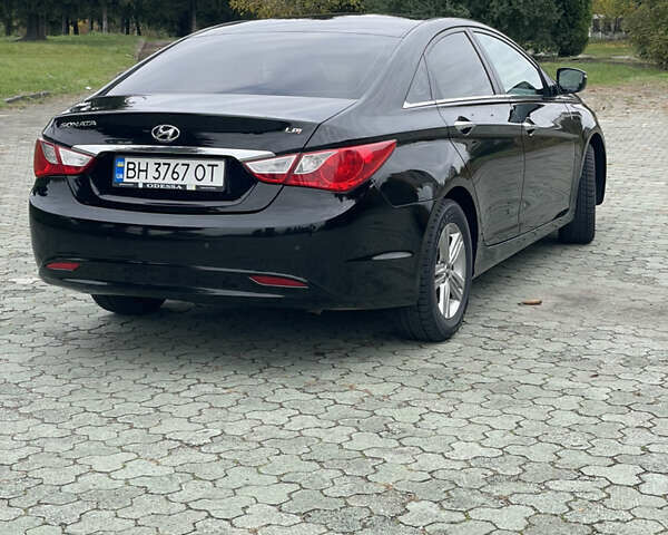 Черный Хендай Соната, объемом двигателя 2 л и пробегом 190 тыс. км за 7600 $, фото 12 на Automoto.ua