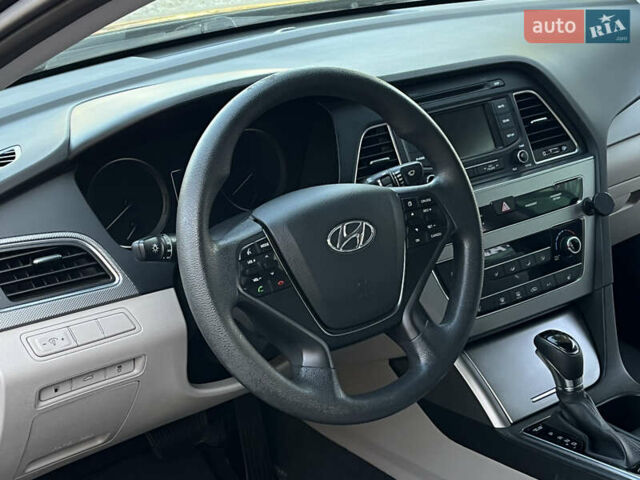 Черный Хендай Соната, объемом двигателя 2.36 л и пробегом 166 тыс. км за 10700 $, фото 9 на Automoto.ua