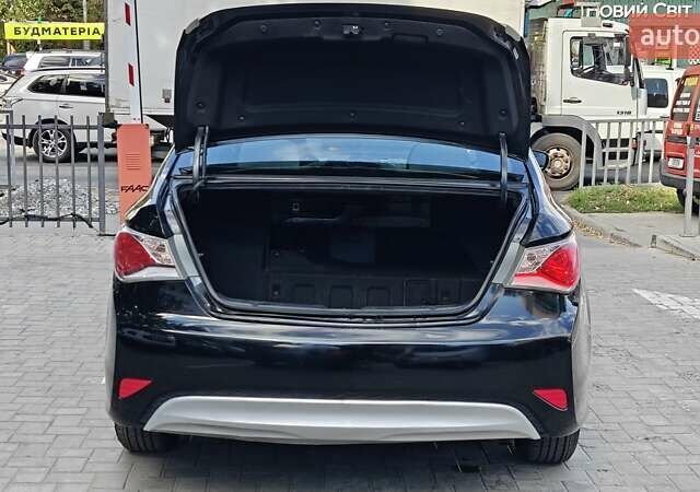 Черный Хендай Соната, объемом двигателя 2.4 л и пробегом 225 тыс. км за 10700 $, фото 10 на Automoto.ua