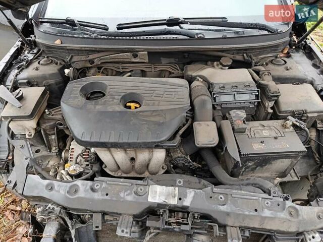 Чорний Хендай Соната, об'ємом двигуна 2 л та пробігом 218 тис. км за 5000 $, фото 8 на Automoto.ua