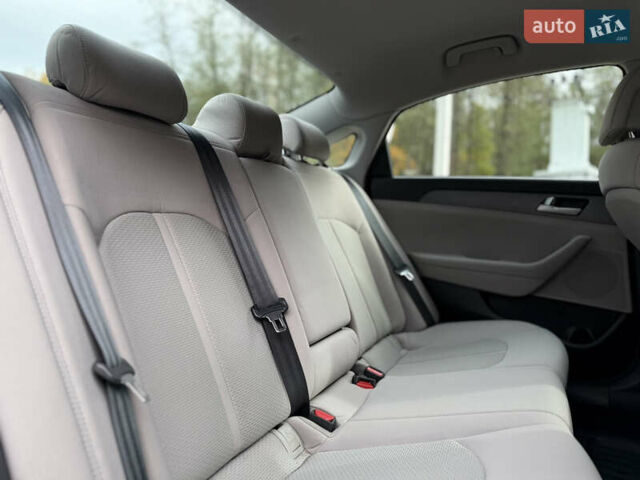 Хендай Соната 2014 у Ковель на Automoto.ua Чорний Хендай Соната, об'ємом двигуна 2.36 л та пробігом 215 тис. км за 10500 $, фото 54 на Automoto.ua